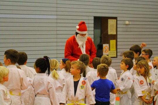 Nikolaus und Weihnachtsverkauf in der Mörikehalle