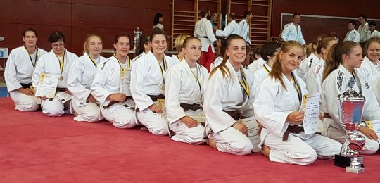 Nürtinger Judofrauen holen den Meisterpokal